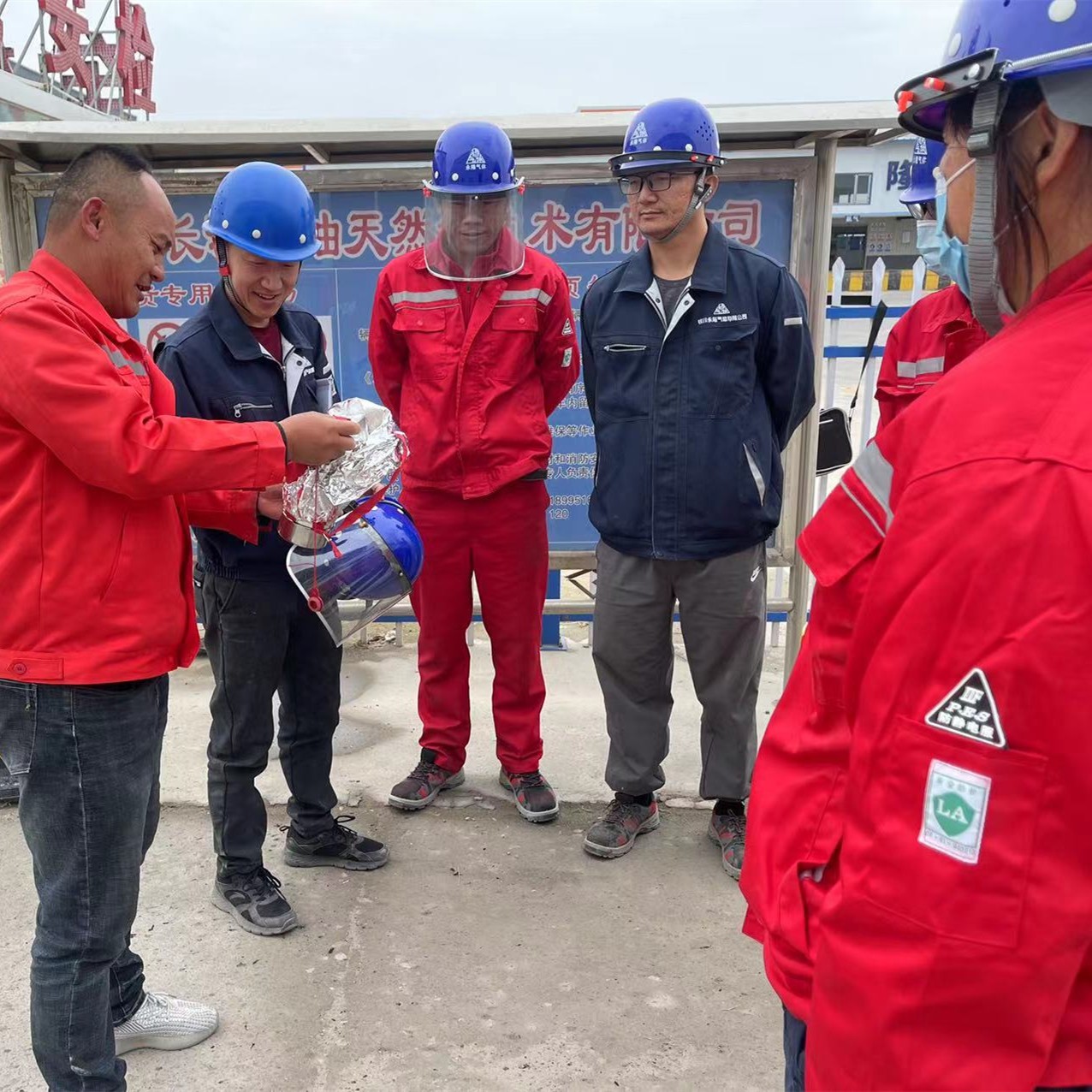 銀川永隆氣體有限公司|寧夏永隆氣體公司｜銀川氧氣銷(xiāo)售公司｜銀川氮?dú)怃N(xiāo)售公司|銀川干冰銷(xiāo)售公司｜銀川二氧化碳銷(xiāo)售公司｜銀川氫氣銷(xiāo)售公司｜寧夏氧氣銷(xiāo)售公司｜寧夏氮?dú)怃N(xiāo)售公司|寧夏干冰銷(xiāo)售公司｜寧夏二氧化碳銷(xiāo)售公司｜寧夏氫氣銷(xiāo)售公司